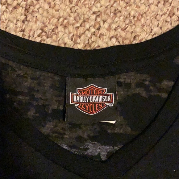 Harley Davidson V-Cut t-shirt - Picture 3 of 4